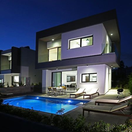 Villa Yria Coral Bay Exterior photo