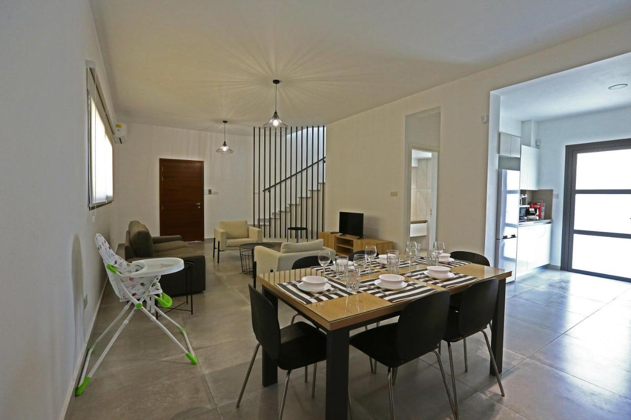 Villa Yria Coral Bay Exterior photo