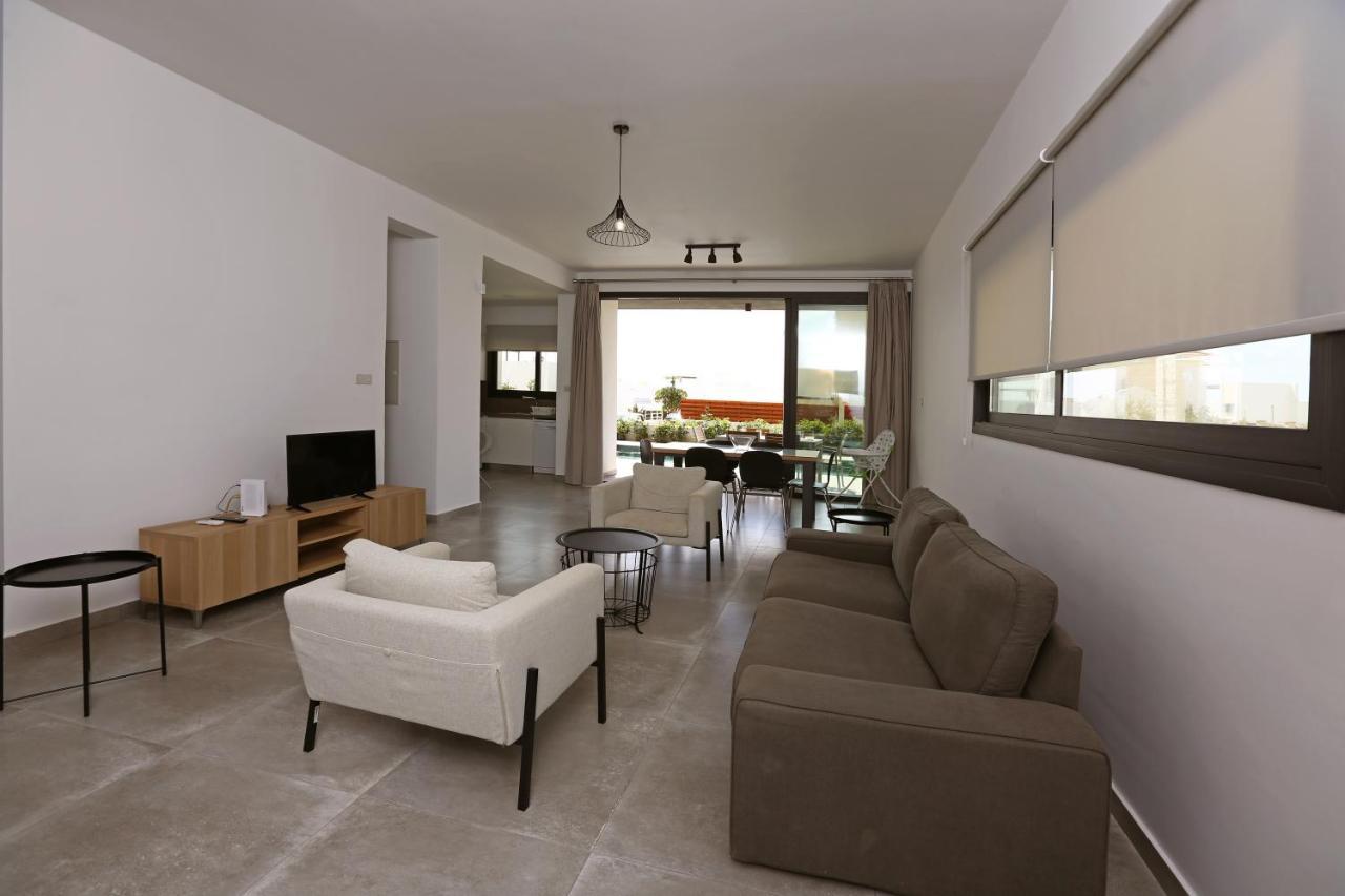 Villa Yria Coral Bay Exterior photo