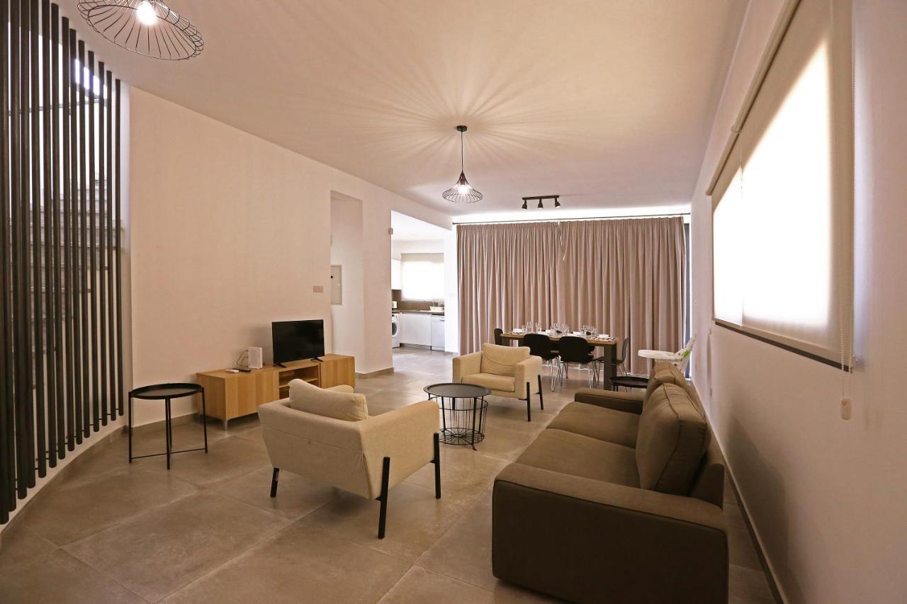 Villa Yria Coral Bay Exterior photo